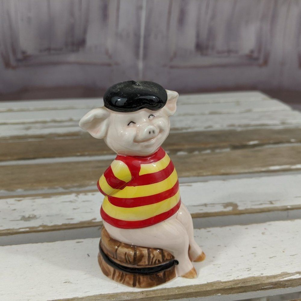 Danbury Mint Piggies Collection France’s Bacon Pig‎